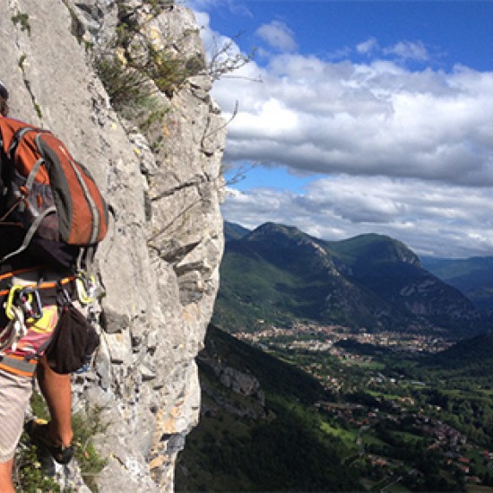 Escalada en via llarga - Calamès, via “Rio” 160m,5 llargs, 6a+ (6a obl)