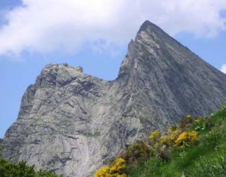 Dent D’Orlu, Via “A Bisto De Nas” 470m, 10 Llargs, 6a (V+Obl)